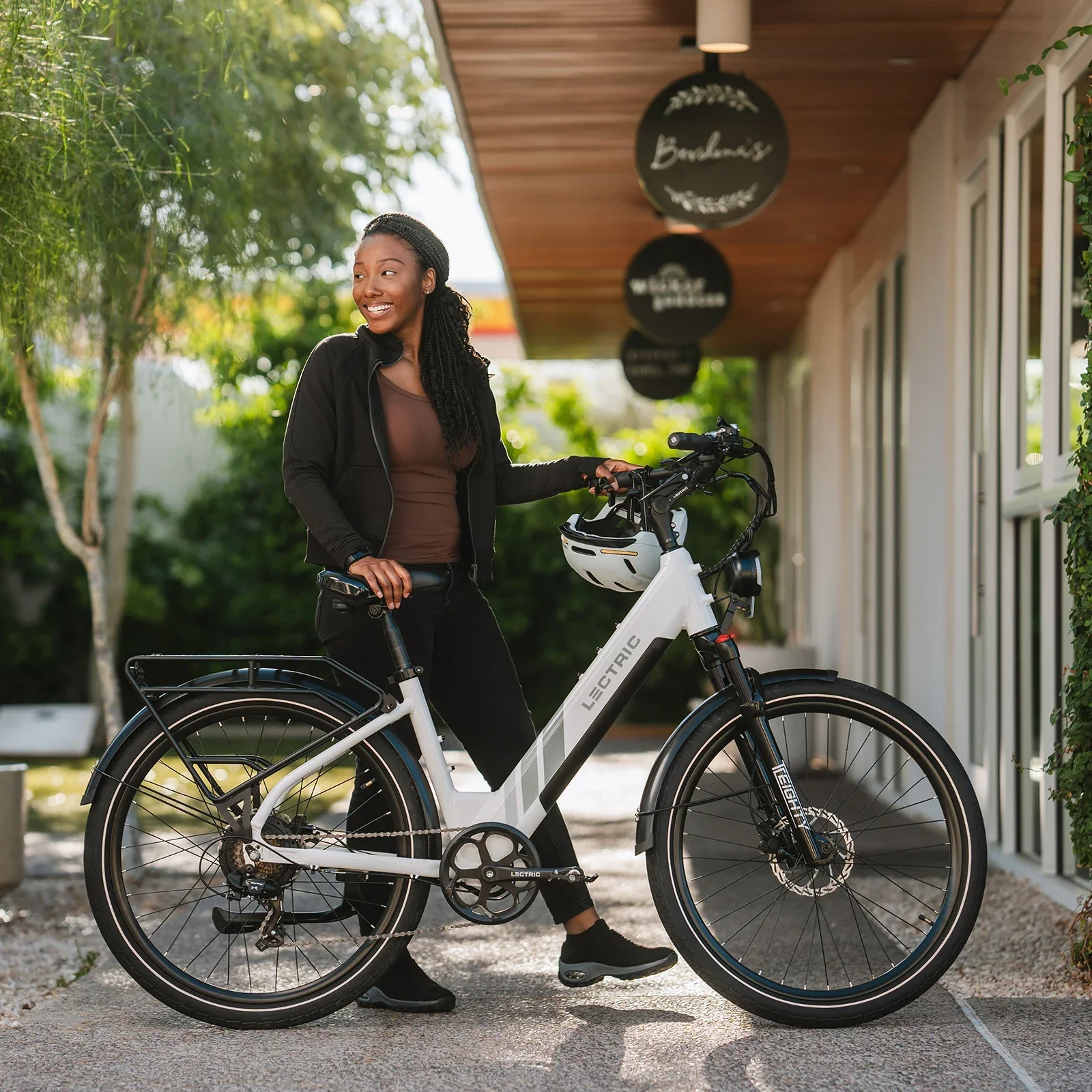 XPress 750 Step-Thru + FREE Rear Rack, Fenders, Elite Headlight, Suspension Seat Post ($336 Value) - Image 7